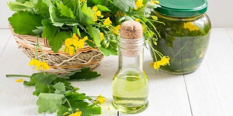 treatment of nail fungus with celandine decoction